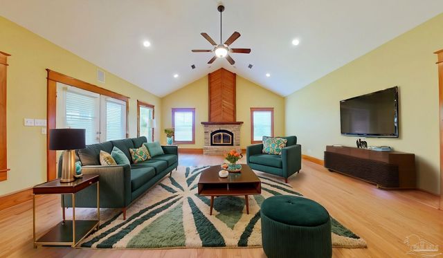 5570 N Blue Angel Pkwy, Pensacola, FL 32526