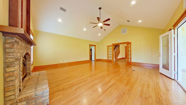 5570 N Blue Angel Pkwy, Pensacola, FL 32526