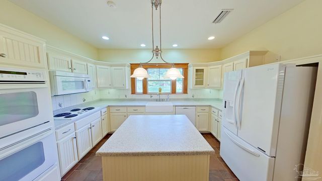 5570 N Blue Angel Pkwy, Pensacola, FL 32526