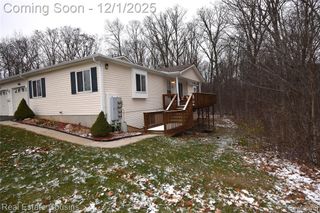 9562 Woodside Circle, Grand Blanc, MI 48439