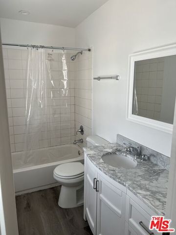 4800 August Street 11, Los Angeles, CA 90008