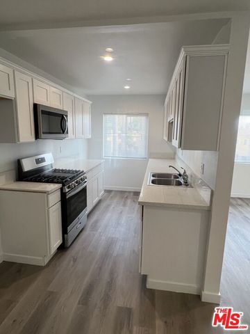 4800 August Street 11, Los Angeles, CA 90008