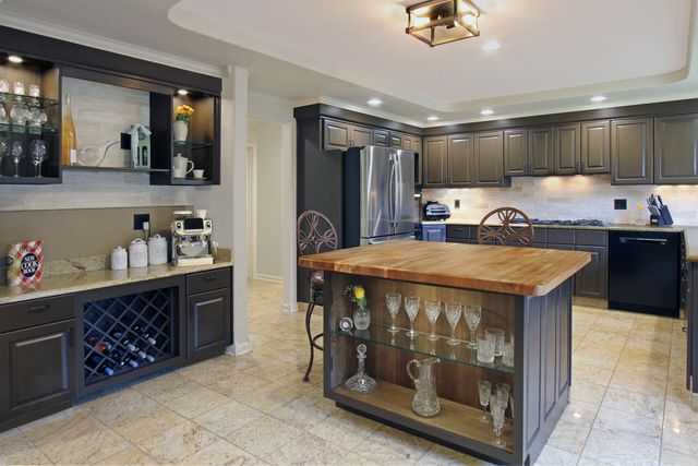 886 Squire Oaks Drive, Villa Hills, KY 41017