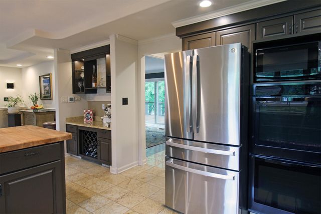 886 Squire Oaks Drive, Villa Hills, KY 41017