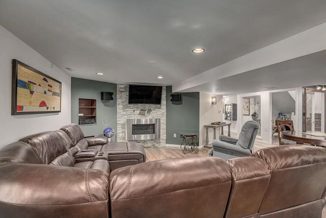886 Squire Oaks Drive, Villa Hills, KY 41017