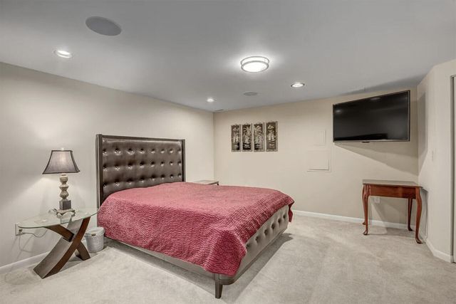 886 Squire Oaks Drive, Villa Hills, KY 41017