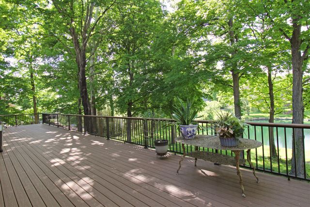 886 Squire Oaks Drive, Villa Hills, KY 41017