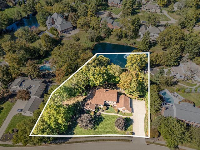 886 Squire Oaks Drive, Villa Hills, KY 41017