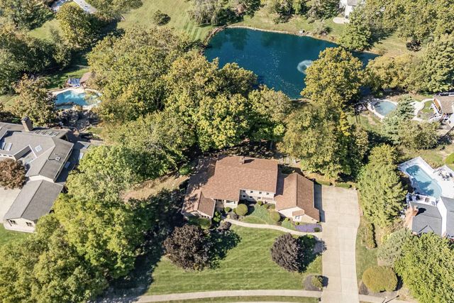 886 Squire Oaks Drive, Villa Hills, KY 41017