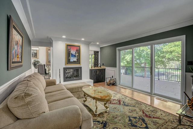 886 Squire Oaks Drive, Villa Hills, KY 41017