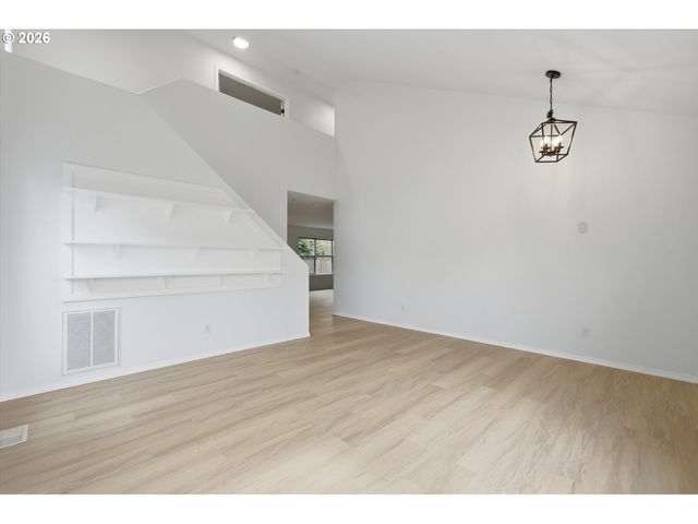 6959 Ne WILLOWGROVE St, Hillsboro, OR 97124