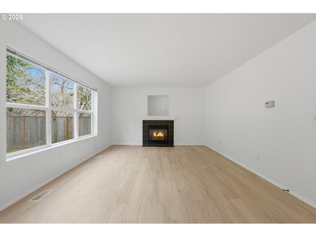 6959 Ne WILLOWGROVE St, Hillsboro, OR 97124