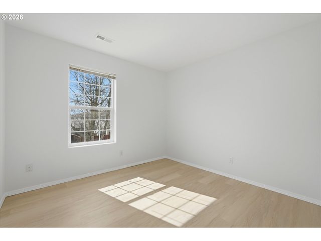 6959 Ne WILLOWGROVE St, Hillsboro, OR 97124