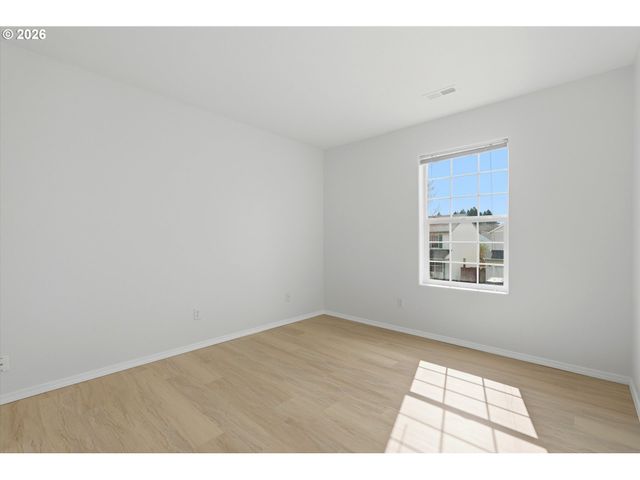 6959 Ne WILLOWGROVE St, Hillsboro, OR 97124