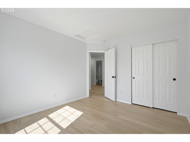 6959 Ne WILLOWGROVE St, Hillsboro, OR 97124