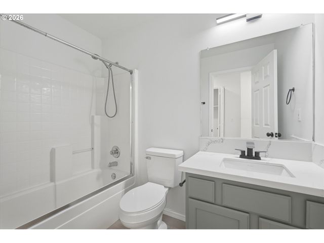 6959 Ne WILLOWGROVE St, Hillsboro, OR 97124