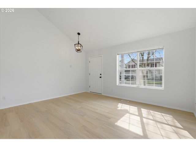 6959 Ne WILLOWGROVE St, Hillsboro, OR 97124
