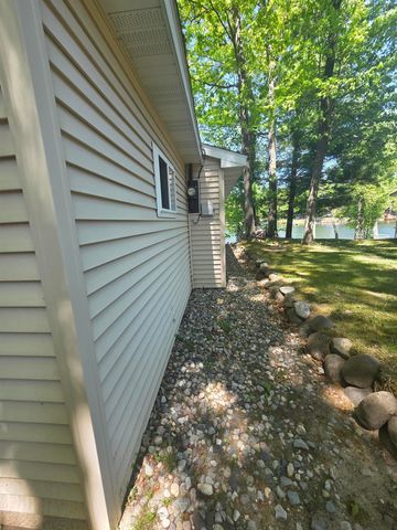 7840 Campbell Avenue, Hale, MI 48739
