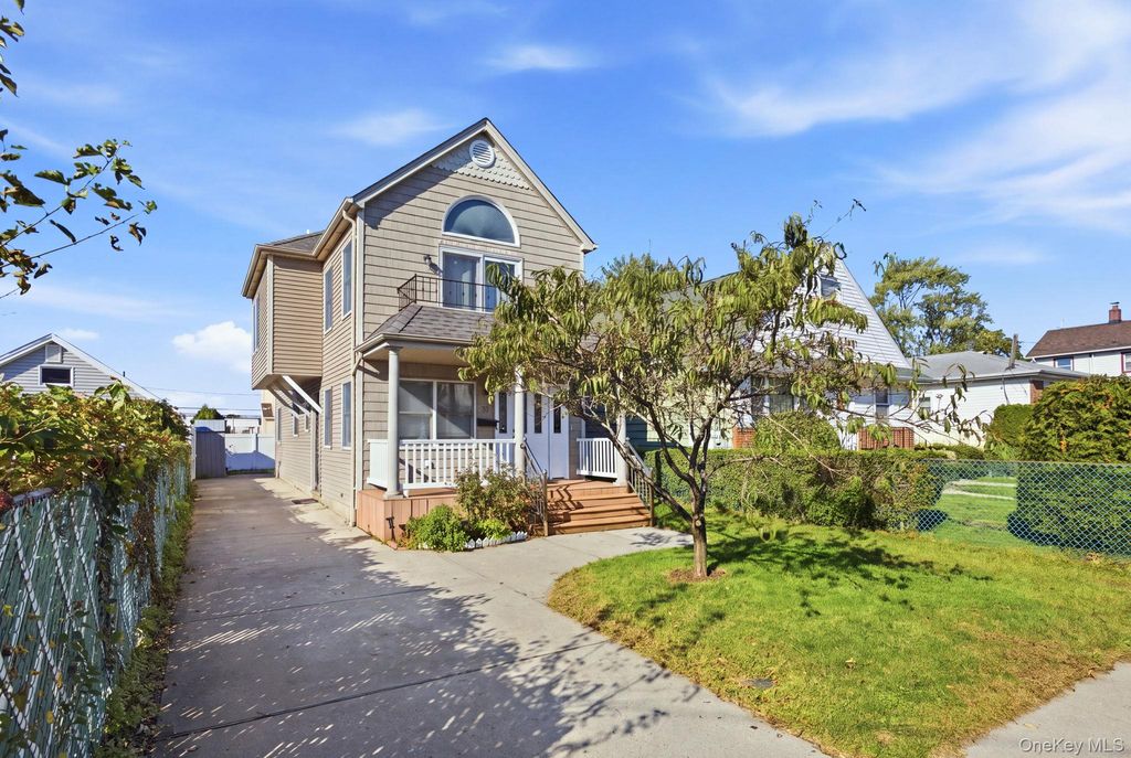 33 3rd Avenue, New Hyde Park, NY 11040 — photo 2