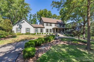 621 Old Riverwoods Lane, Chesterfield, MO 63017