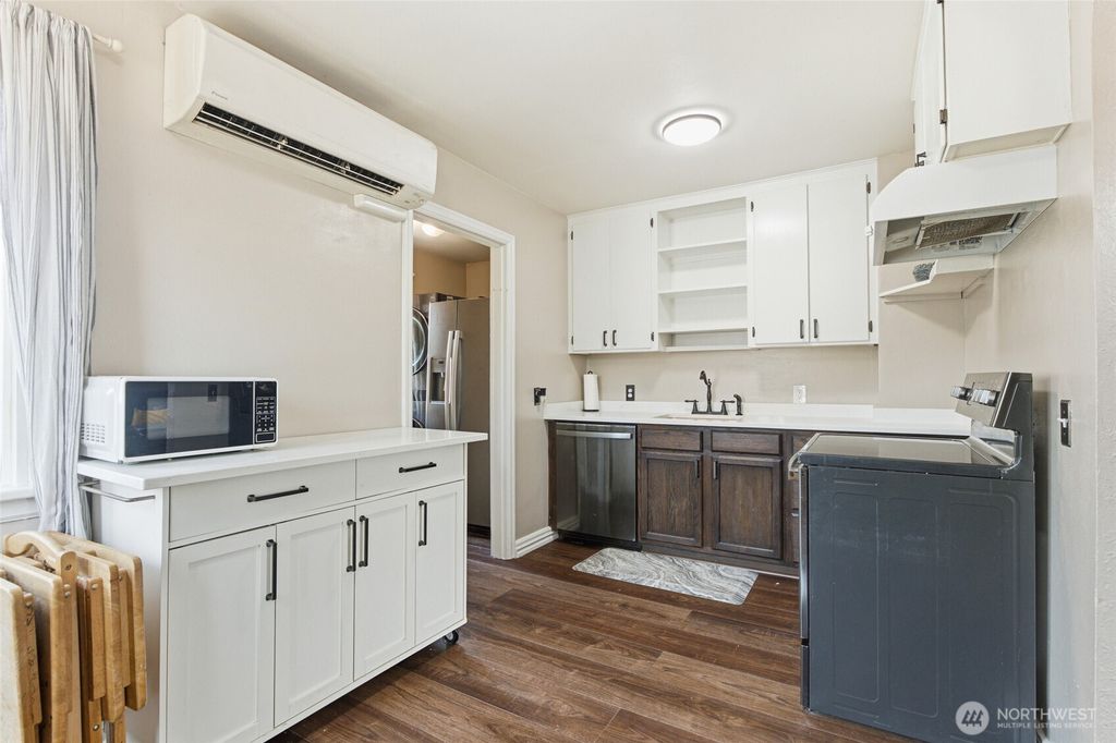Image 14 of property listing at 2106 Madison Street, Shelton, WA 98584