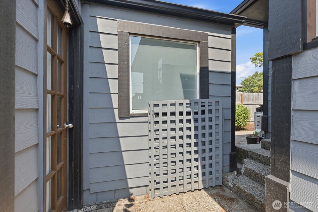 Image 19 of property listing at 2106 Madison Street, Shelton, WA 98584