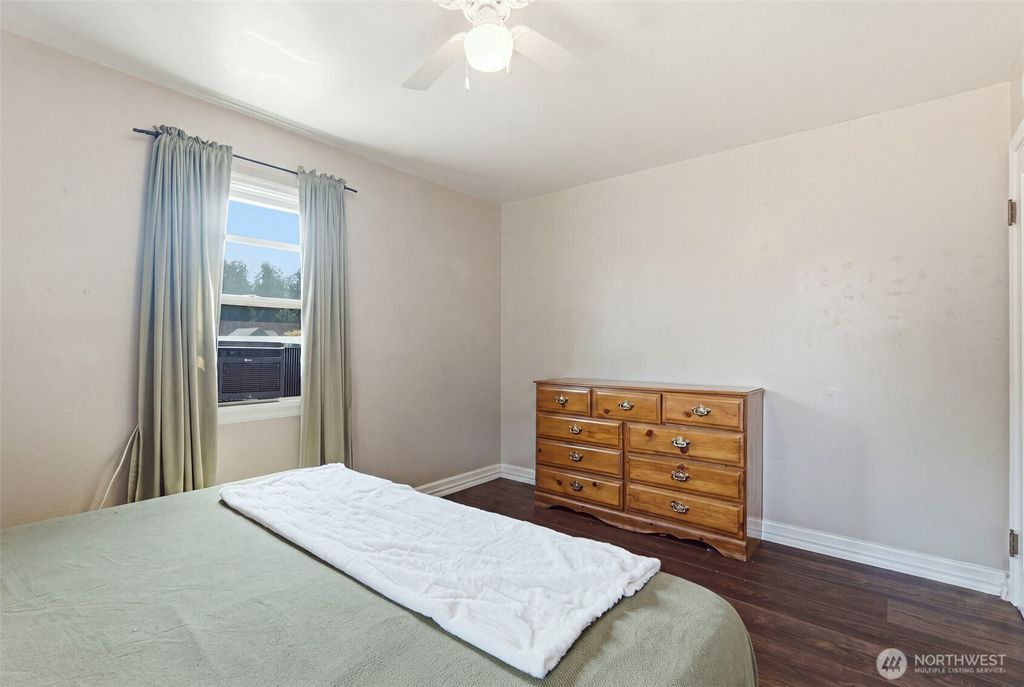 Image 7 of property listing at 2106 Madison Street, Shelton, WA 98584