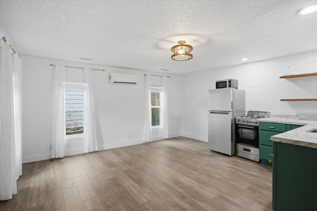 4024 Collinwood Avenue, Fort Worth, TX 76107