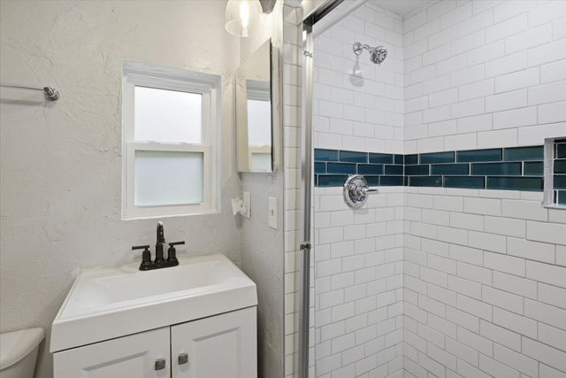 4024 Collinwood Avenue, Fort Worth, TX 76107