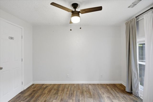 4024 Collinwood Avenue, Fort Worth, TX 76107