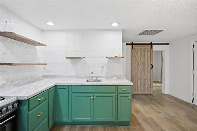 4024 Collinwood Avenue, Fort Worth, TX 76107