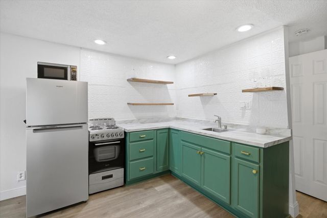 4024 Collinwood Avenue, Fort Worth, TX 76107