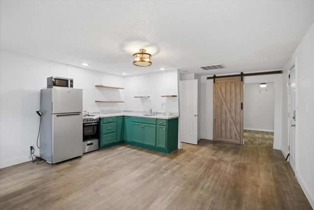 4024 Collinwood Avenue, Fort Worth, TX 76107