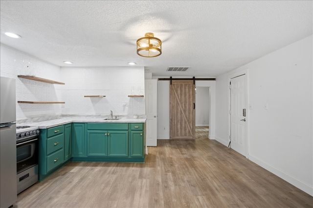 4024 Collinwood Avenue, Fort Worth, TX 76107