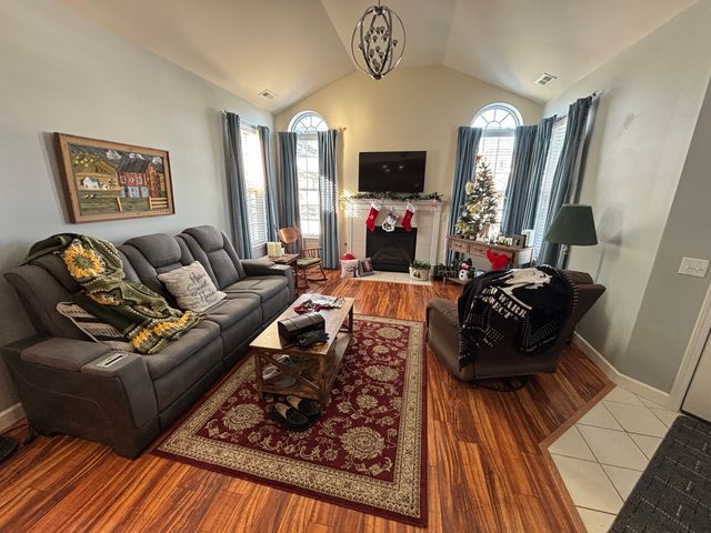 640 Schumann Street, Woodstock, IL 60098