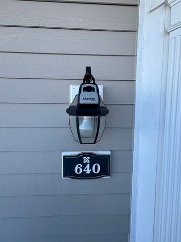 640 Schumann Street, Woodstock, IL 60098