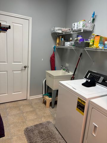 640 Schumann Street, Woodstock, IL 60098