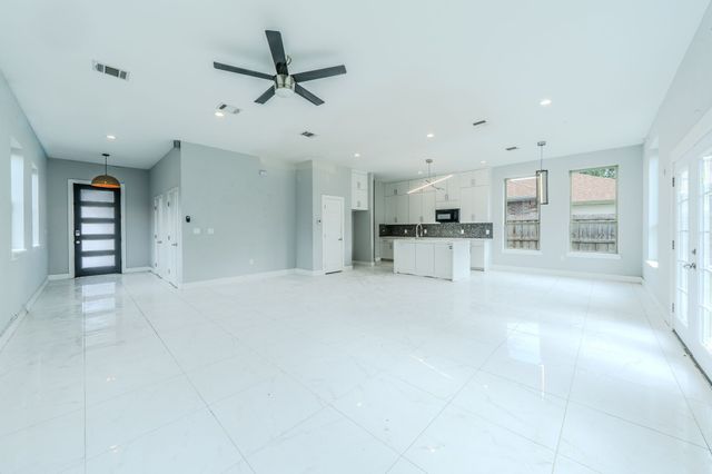 3610 Vilbig Road, Dallas, TX 75212