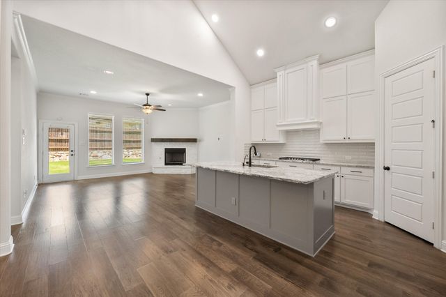 2512 Loxley Drive, Mansfield, TX 76084