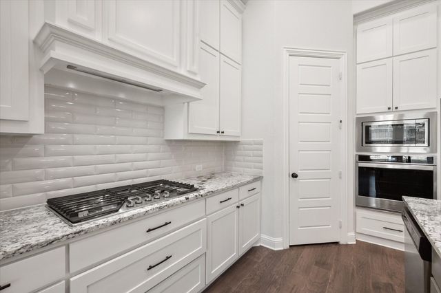2512 Loxley Drive, Mansfield, TX 76084