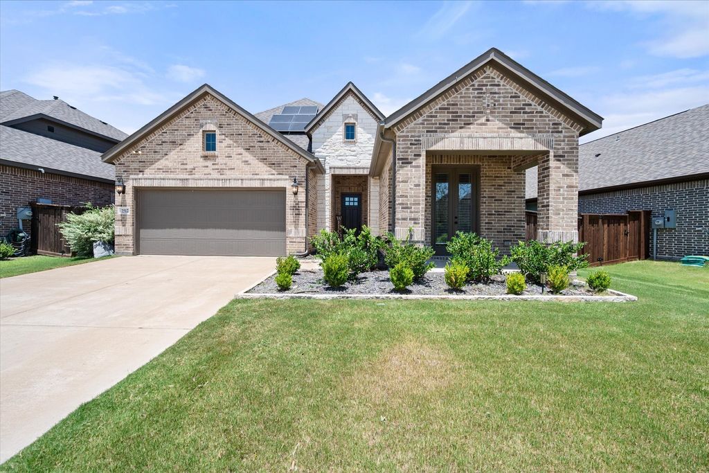2512 Loxley Drive, Mansfield, TX 76084