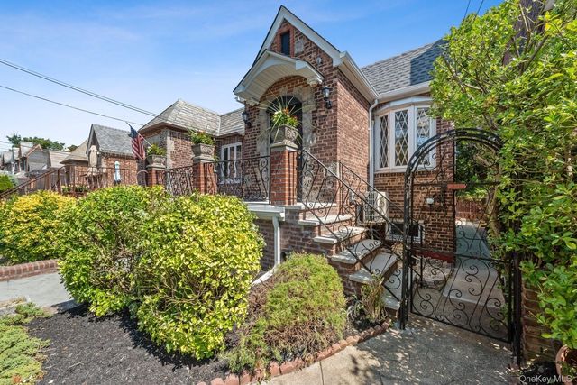 64-23 Alderton Street PH, Rego Park, NY 11374
