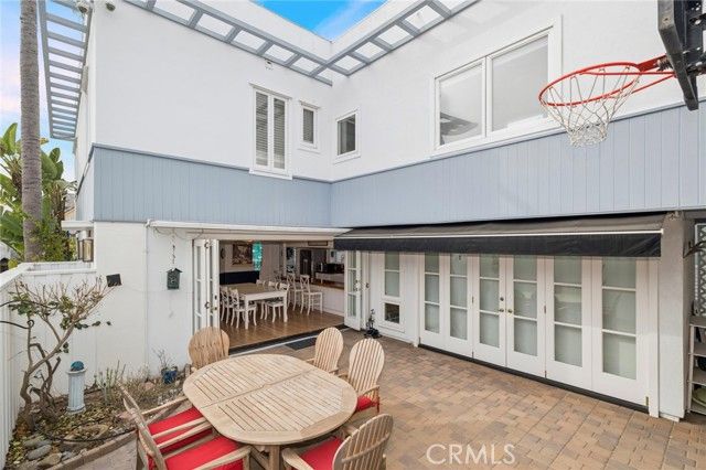 200 Grand Canal, Newport Beach, CA 92662