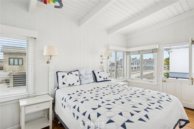 200 Grand Canal, Newport Beach, CA 92662