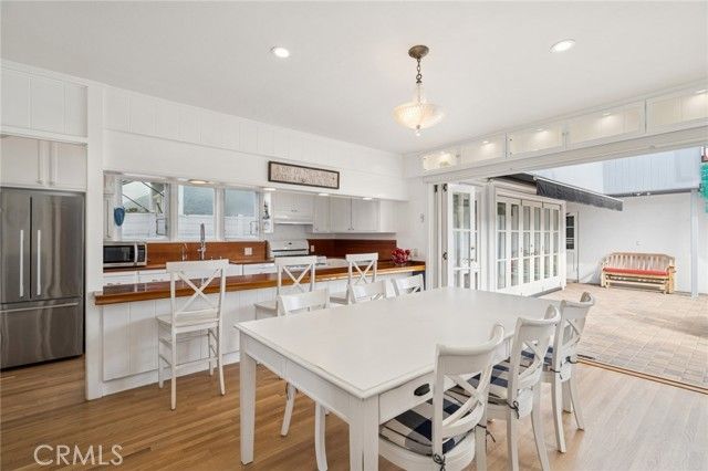 200 Grand Canal, Newport Beach, CA 92662