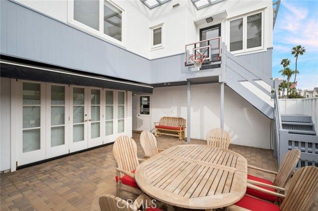 200 Grand Canal, Newport Beach, CA 92662