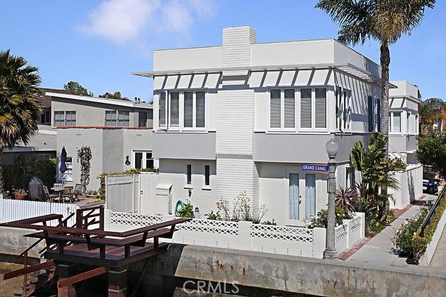 200 Grand Canal, Newport Beach, CA 92662