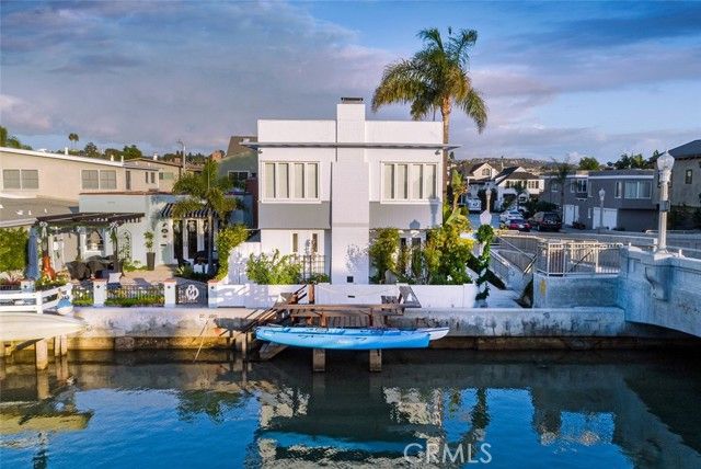 200 Grand Canal, Newport Beach, CA 92662