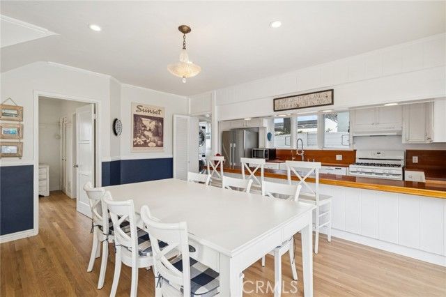 200 Grand Canal, Newport Beach, CA 92662