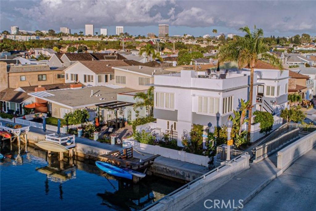 200 Grand Canal, Newport Beach, CA 92662